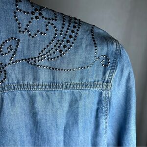 MM Vintage Women’s Denim Western Cowgirl Shirt Pearl Snap Buttons, Studs. Size S